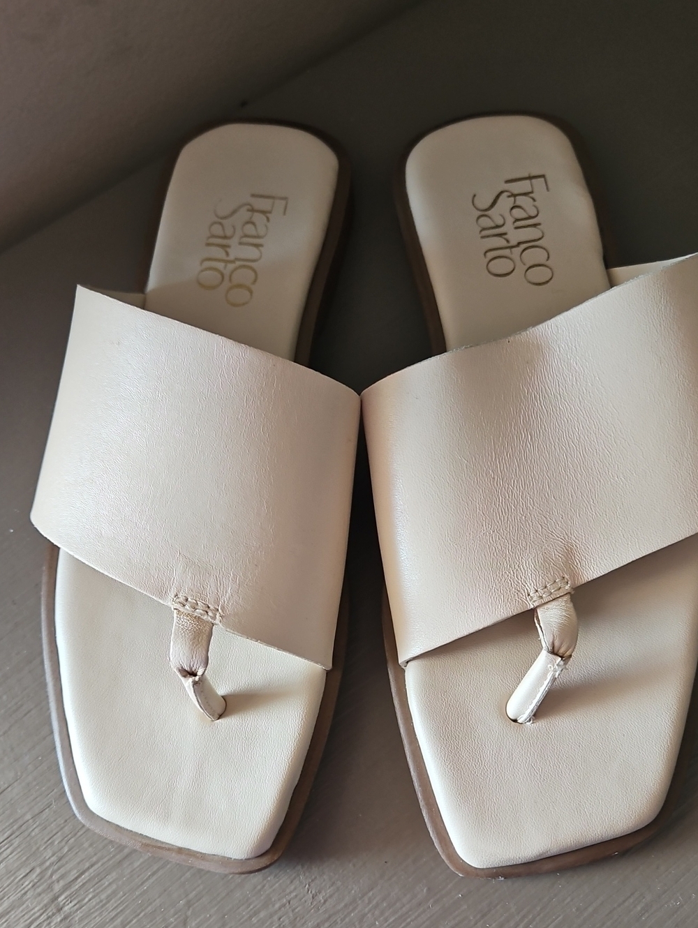 FRANCO SARTO CREAM LEATHER MERCI SANDALS SZ 5.5